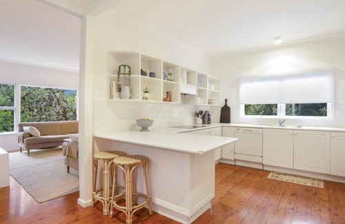 Pretty Beach House | 'Banyalla - Coastal Beach House' by Accom Holidays