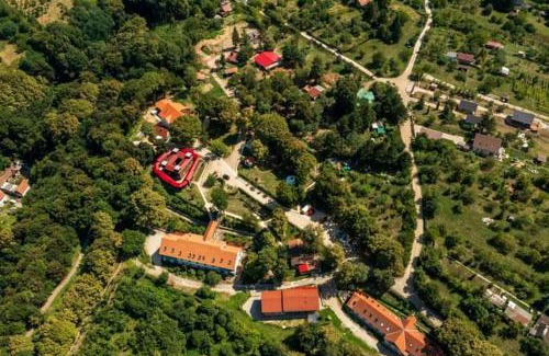 Hamor Bed & Breakfast | Baráthegyi Panzió és élménypark