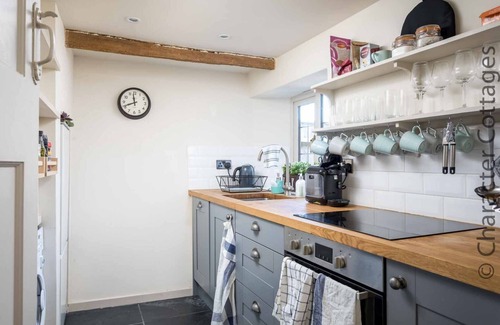 Chipping Campden House | BARN END COTTAGE, pet friendly, with open fire in Chipping Campden