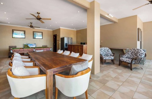 Cairns Villa | Barong Luxury Home, Private and Tranquil Estate