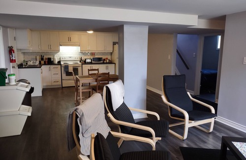 Barrie House | Barrie North Retreat - Great for work crews!