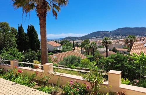 Hyeres Apartment | Bas Villa, Vue mer, Centre ville, Paradis, calme