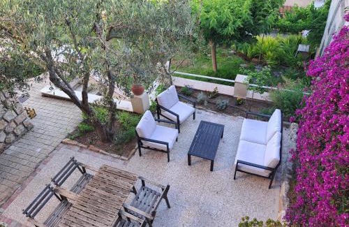 Hyeres Apartment | Bas Villa, Vue mer, Centre ville, Paradis, calme