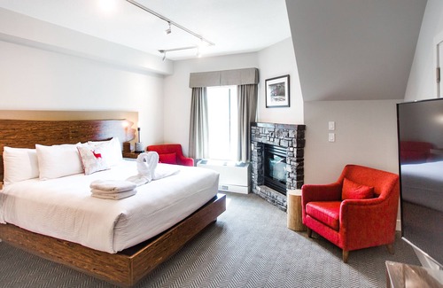 Canmore Cabin | Basecamp Lodge I Deluxe King Room