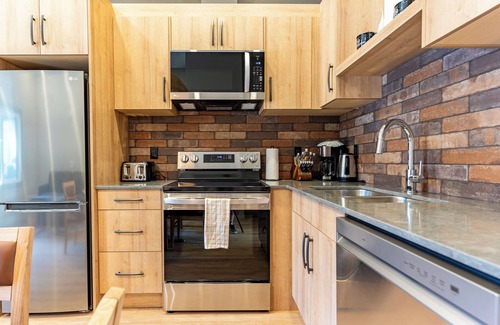 Revelstoke Hotel | Basecamp Suites Revelstoke
