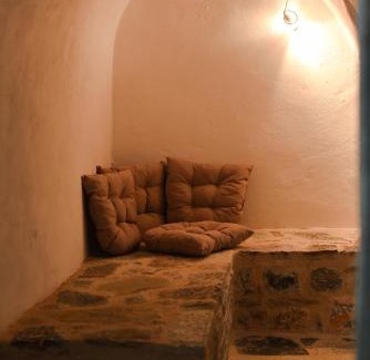 East Mani House | Basil Tree Stonehouse