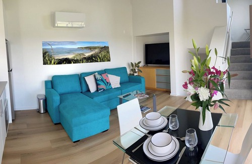 Orakei Cottage | Basin ViewnOrakei Basin with 180degree views