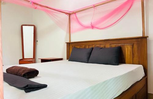 Pottuvil Division 2 Hotel | Bay Root Surf Resort