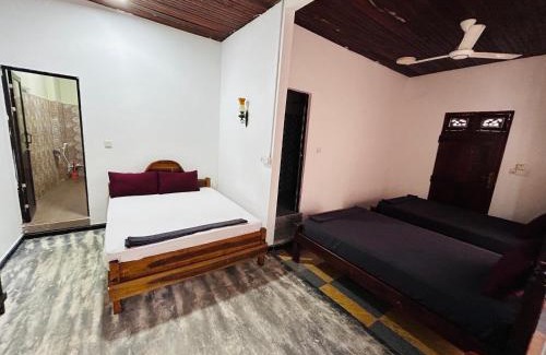 Pottuvil Division 2 Hotel | Bay Root Surf Resort