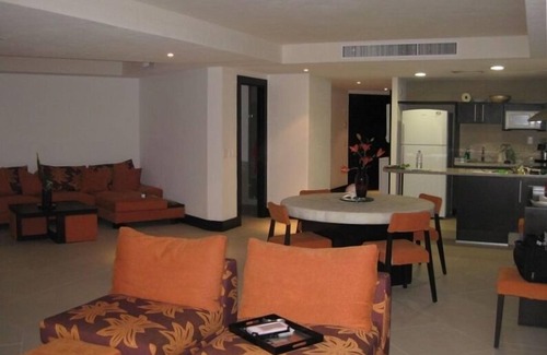 Ixtapa Condo | Bay View Grand Exclusive Marina Ocean View! Private Safe Perfect!