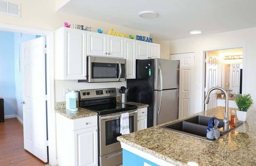 St. Petersburg - Clearwater Apartment | Bay View, Pool, 5 min St Pete Beach @ Dolphin Bay