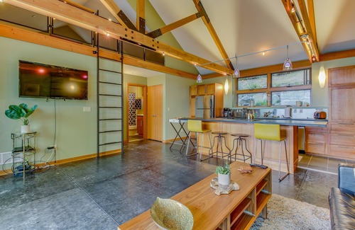 Anacortes House | Bayfront getaway with amazing views and easy access to nearby attractions