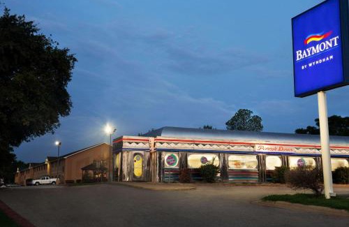 Hearne Hotel | Baymont by Wyndham Hearne