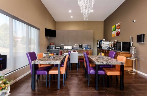 Liberty Hotel | Baymont by Wyndham Liberty MO