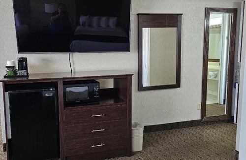 Midland Hotel | Baymont by Wyndham Midland Airport