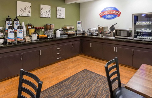 Pueblo Hotel | Baymont by Wyndham Pueblo