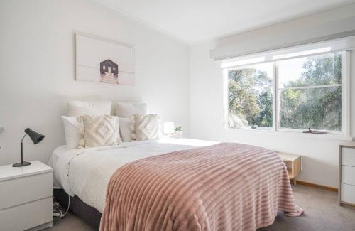 Blairgowrie House | Bayview Cottage - Serene Escape between Beach & Bay