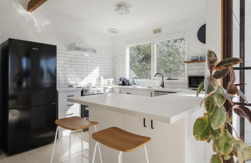 Blairgowrie House | Bayview Cottage - Serene Escape between Beach & Bay