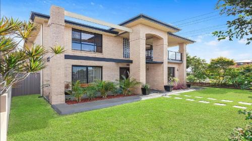 Blue Bay House | Bayview House Pet Friendly , Spacious Home Accom Property