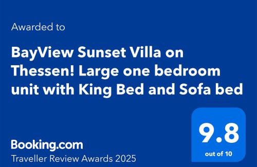 Knysna Apartment | BayView Sunset Villa on Thessen! Large one bedroom unit with King Bed and Sofa bed