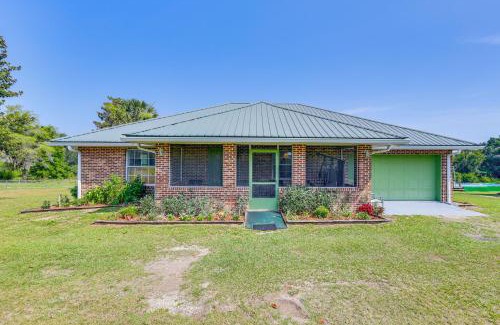 Edgar House | BBQ Ready Hawthorne Home with Screened-In Patio