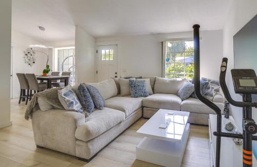 Lake St. George House | BBQ Ready Retreat with Pool Access in Palm Harbor