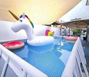 Bukit Indah House | BBQ Swimming Pool Netflix 11 Pax Bukit Indah JB