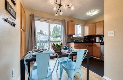 Highline Apartment | BD37 2b1b Apt Unit 4 @S Seattle close to airport