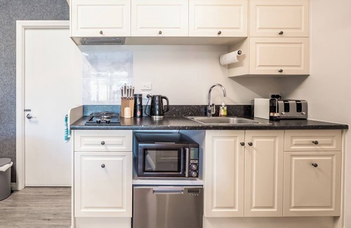 Mariri House | Be Enchanted by the Resort Lake