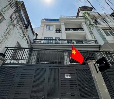 Hang Xanh Hotel | Be Staycation Sai Gon