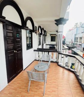 Nong Chaeng Hotel | Beach Comber