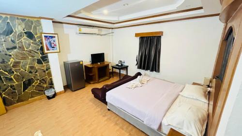 Nong Chaeng Hotel | Beach Comber