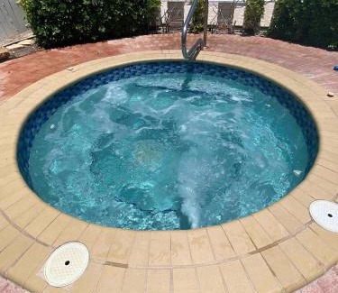 Hollywood South Central Beach Apartment | Beach condo with great views for your worry free vacation in Hollywood FL