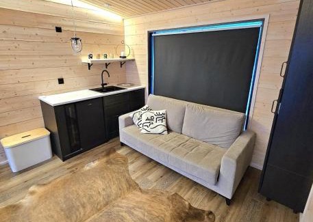 Kajaani Apartment | Beach cottage with sauna