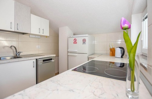 Kosljun Apartment | Beach front apartment in Kosljun