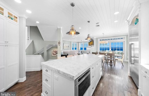 Beach Haven Gardens House | Beach front family home with gated courtyard! n5 minutes to rides and arcade.