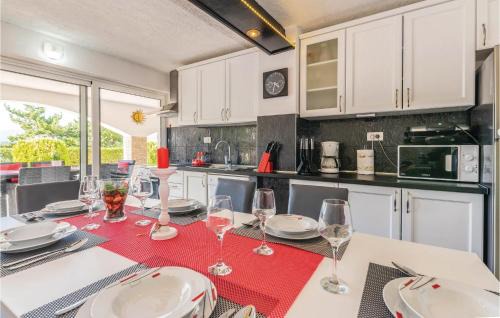 Klimno House | Beach Front Home In Klimno With Wifi