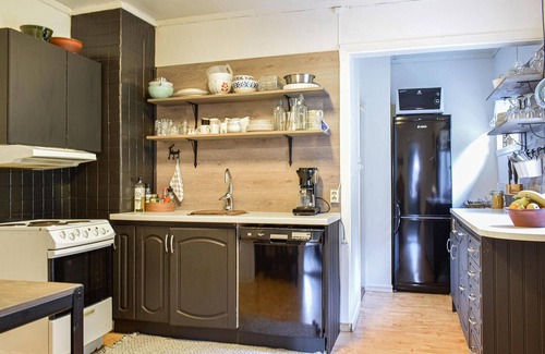 Samnanger House | Beach front home in Tysse with WiFi