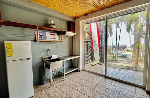 El Tunco Apartment | Beach Front Room at Playa EL Tunco Surf Spots La Bocana and Sunzal