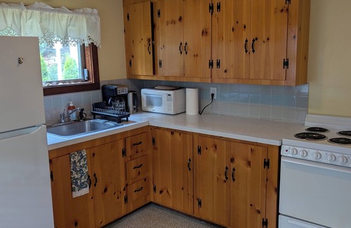 Ogunquit Cottage | Beach garden cottage with AC in charming Ogunquit