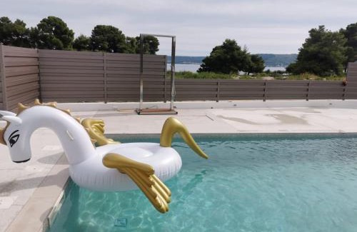 Kastel Stafilic Villa | Beach Haven house with pool and Jacuzzi