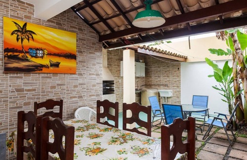 Flamengo House | Beach house 200m from the beach in a condominium, swimming pool, barbecue, pets allowed!