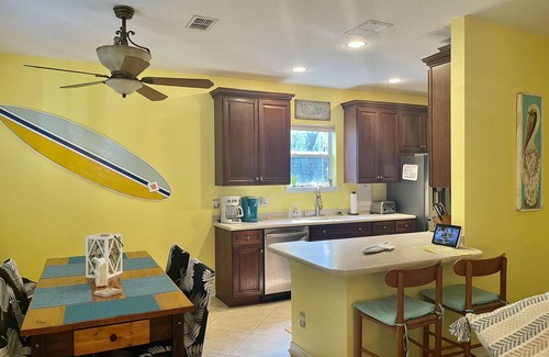 Vilano Beach House | Beach House in Vilano Beach, St. Augustine - 1 Minute Walk to Beach!