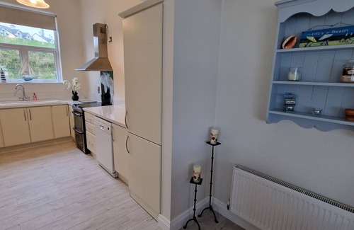 Duncannon Cottage | BEACH HOUSE, pet friendly, with a garden in Duncannon, County Wexford