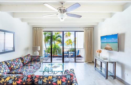 West Bay House | Beach Living at Villas Pappagallo BLDP