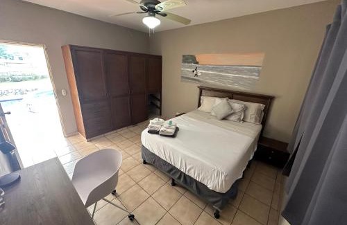 El Zonte House | Beach On The Rocks