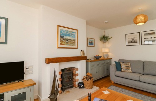 Weymouth Cottage | BEACH RETREAT, country holiday cottage, with a garden in Weymouth