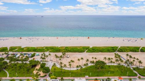 Flamingo/Lummus House | Beach Side Condo