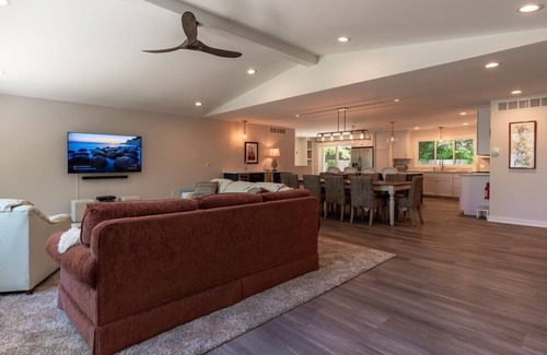 Macatawa House | Beach View Cottage - Beautiful View of the Lake!