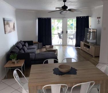 Torquay Apartment | Beach villa on the esplanade